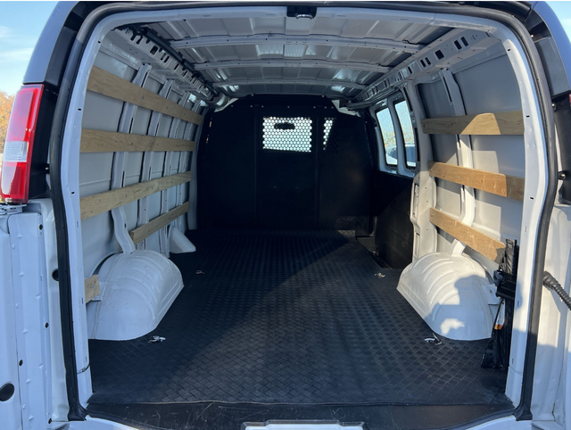 2024 Chevrolet Express 2500 Work Van Cargo