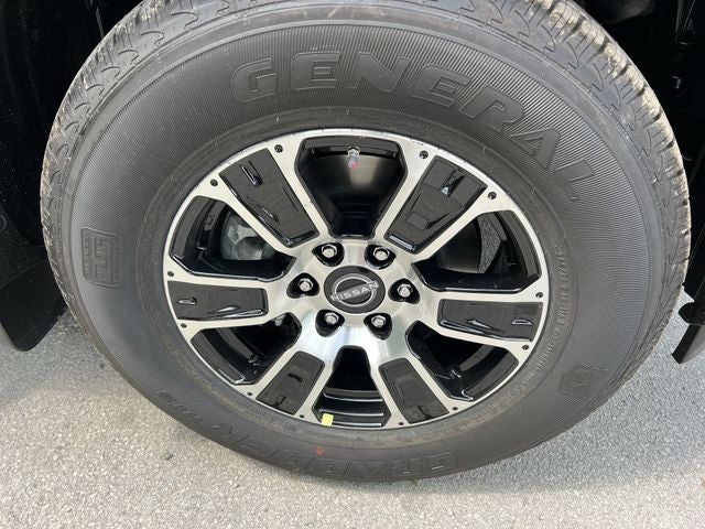 2023 Nissan Titan SV