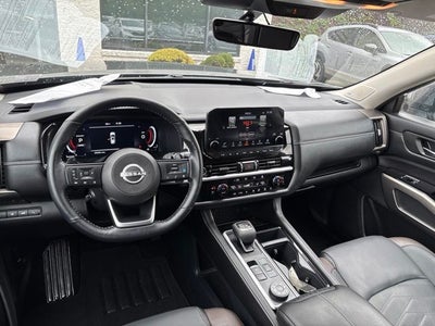 2024 Nissan Pathfinder Platinum