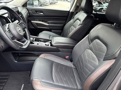 2024 Nissan Pathfinder Platinum