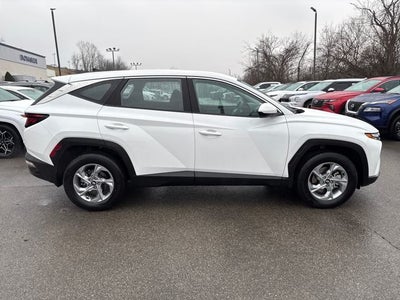 2023 Hyundai TUCSON SE