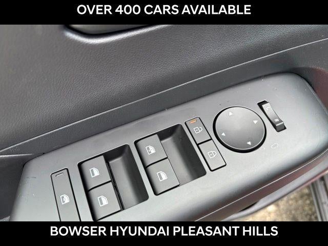 2027 Hyundai KONA SE AWD