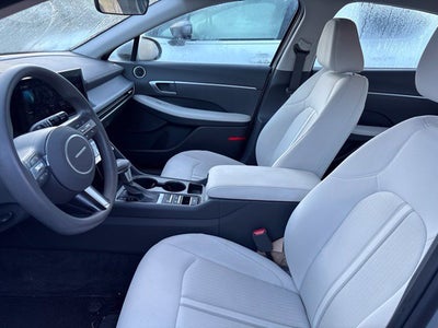 2025 Hyundai SONATA SE