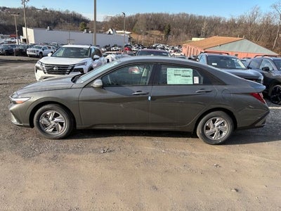 2026 Hyundai ELANTRA SE