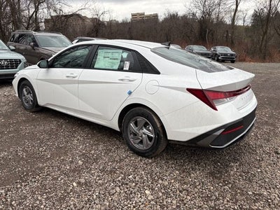 2026 Hyundai ELANTRA SE