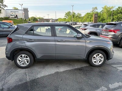 2022 Hyundai VENUE SE