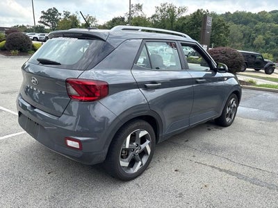 2025 Hyundai VENUE SEL