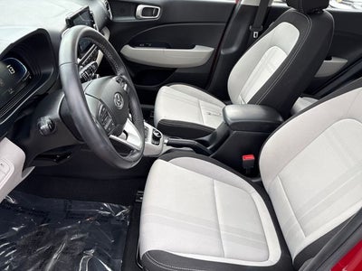 2025 Hyundai VENUE SEL