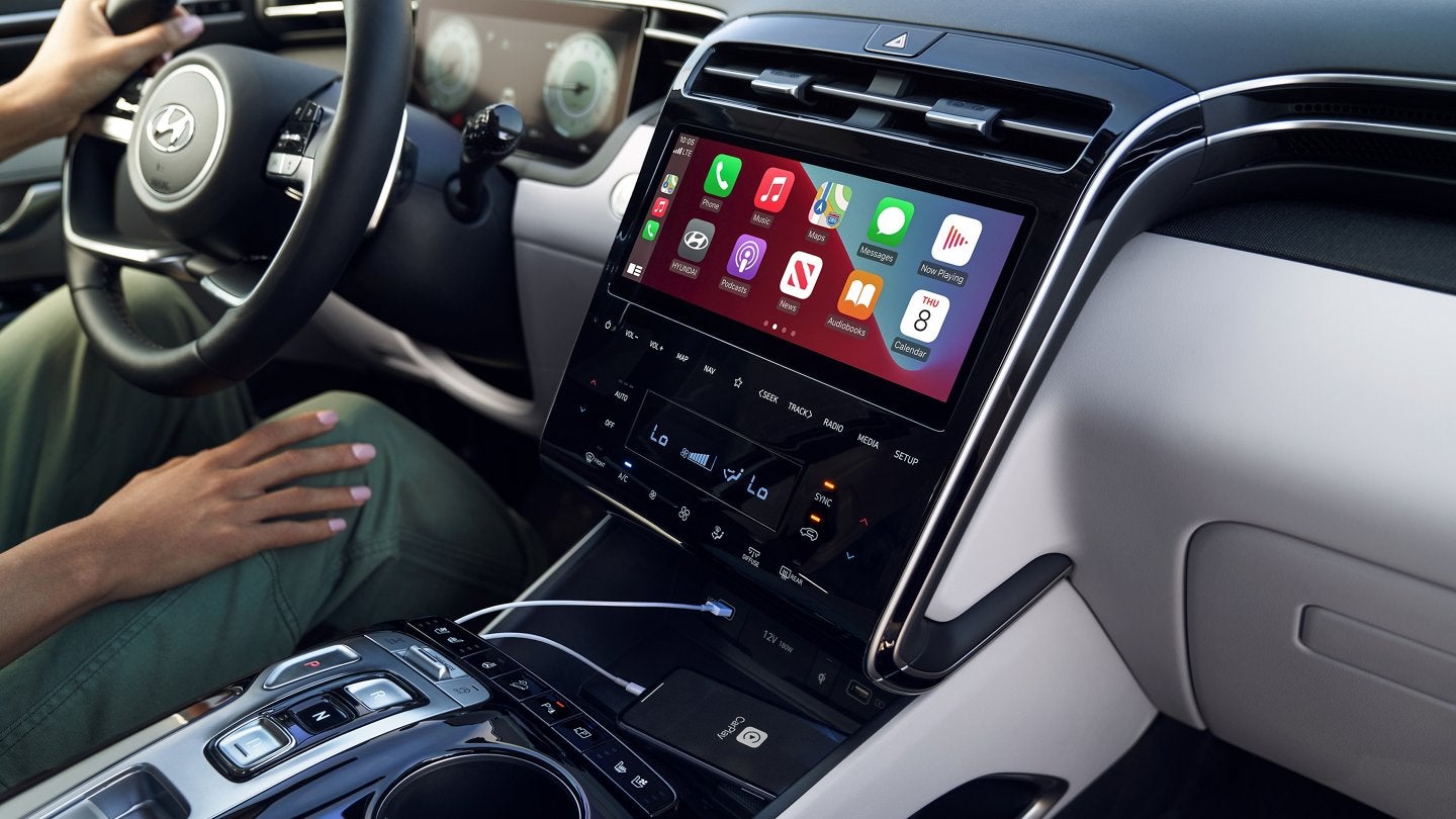 2022 Tucson Interior | Bowser Hyundai of Pleasant Hills in Pleasant Hills PA